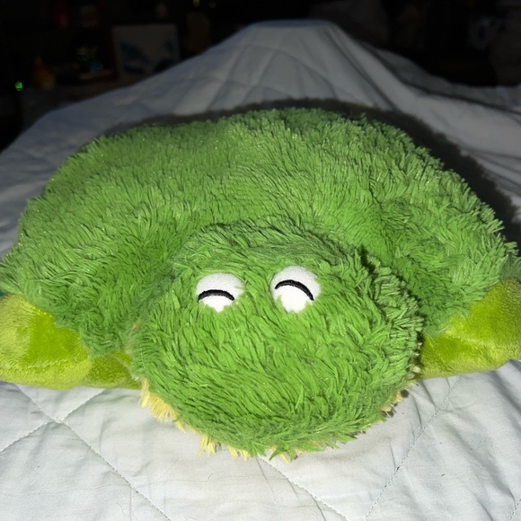 Pillow Pets Friendly Frog Stuffed Animal Plush Toy - Picture 7 of 7